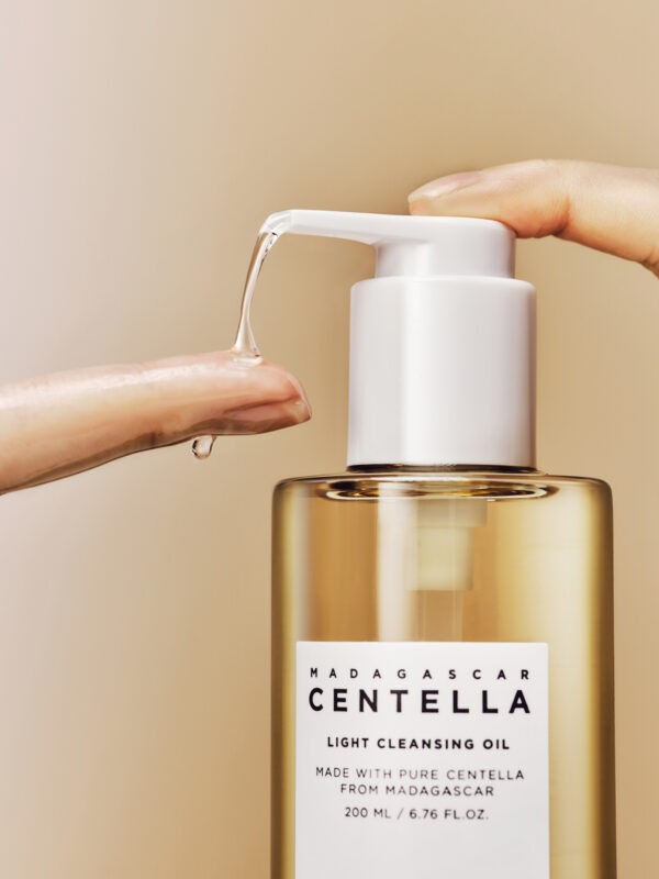Madagascar Centella Light Cleansing Oil - SKIN1004